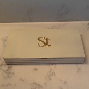 Seint No. 27 Palette with 15 various makeup items included